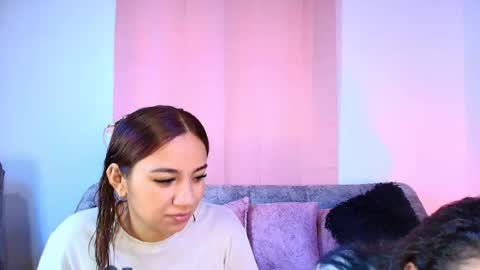 Jules and Gia online show from December 22, 10:18 pm