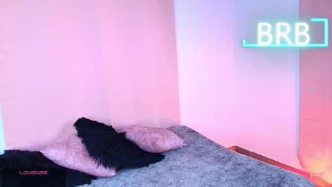 Jules and Gia online show from January 13, 9:36 am