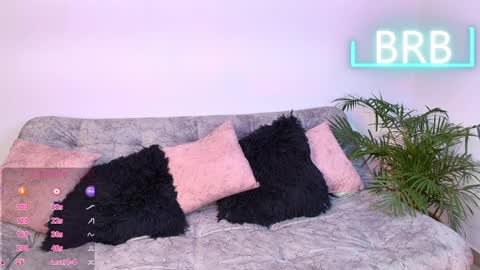 Jules and Gia online show from March 25, 11:05 am