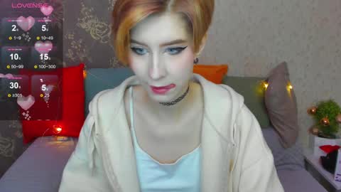 Snapshot of julescrown chatting on December 9, 1:07 am Jules online show from December 9, 1:07 am