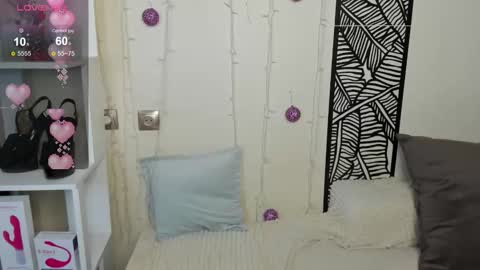 Snapshot of julescrown chatting on January 11, 4:27 am Jules online show from January 11, 4:27 am