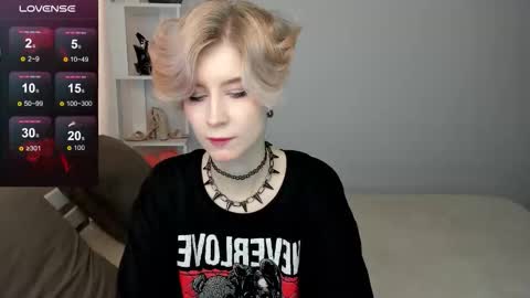 Snapshot of julescrown chatting on September 11, 1:06 am Jules online show from September 11, 1:06 am