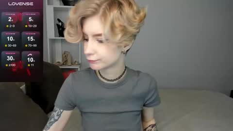 Snapshot of julescrown chatting on September 13, 12:54 am Jules online show from September 13, 12:54 am