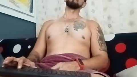 Snapshot of juleslake2 chatting on October 28, 2:04 am juleslake2 online show from October 28, 2:04 am