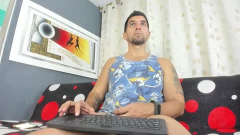 juleslake2 online show from April 1, 1:01 pm