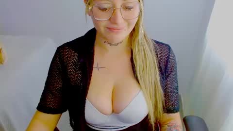  Juliana Torres  online show from September 17, 5:36 pm