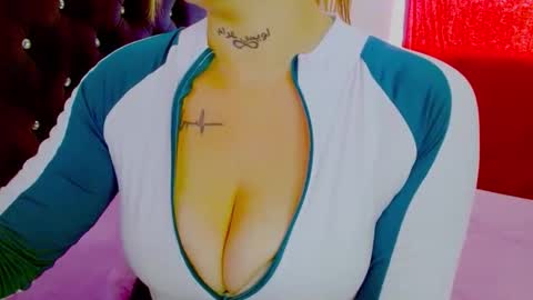  Juliana Torres  online show from October 29, 7:48 pm