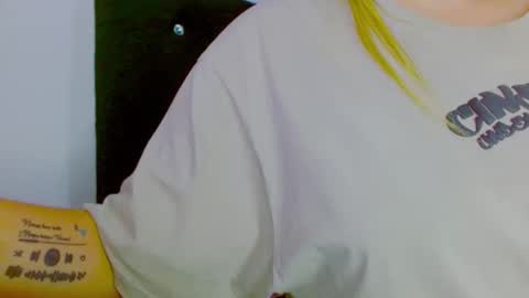  Juliana Torres  online show from October 31, 9:38 pm