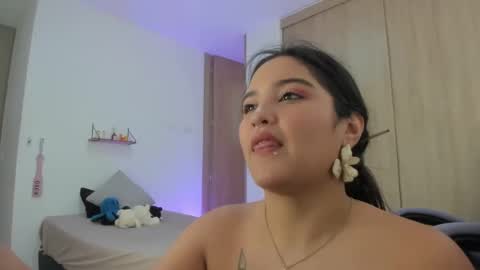 juli_santos_22 online show from December 21, 7:27 pm