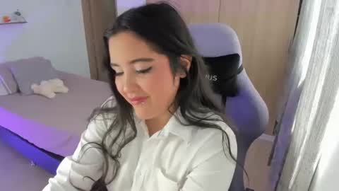 juli_santos_22 online show from January 13, 3:58 pm