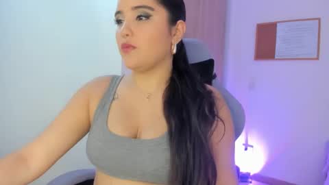 juli_santos_22 online show from January 28, 12:43 pm