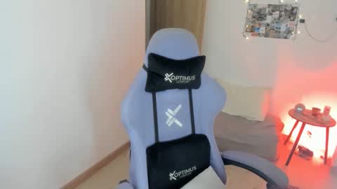 juli_santos_22 online show from November 27, 2:24 am