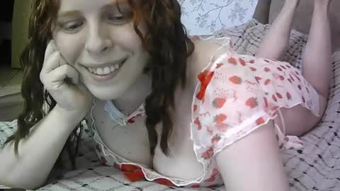 Snapshot of julia357743 chatting on June 3, 8:17 am Julia online show from June 3, 8:17 am