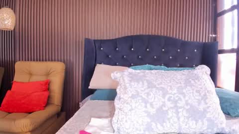 Snapshot of julia_dawson chatting on October 27, 9:30 pm Julia online show from October 27, 9:30 pm