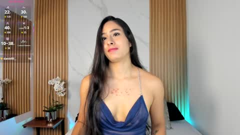 J U L IA   M A R T I N E Z online show from April 24, 11:34 am