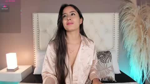 J U L IA   M A R T I N E Z online show from June 5, 11:38 am