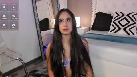 Snapshot of julia_martinezz_ chatting on June 11, 11:30 am J U L IA M A R T I N E Z online show from June 11, 11:30 am