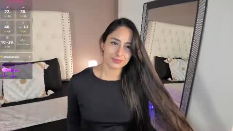 Snapshot of julia_martinezz_ chatting on July 23, 11:41 am J U L IA M A R T I N E Z online show from July 23, 11:41 am