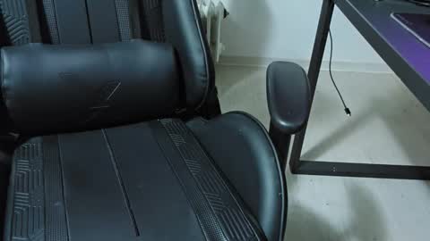 julia_official online show from September 11, 8:31 pm