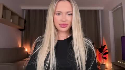 Julia R Le online show from September 26, 10:03 pm