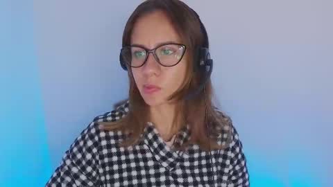 Julia Schedule 10 pm to 4  am GTM-5 online show from November 10, 4:50 pm