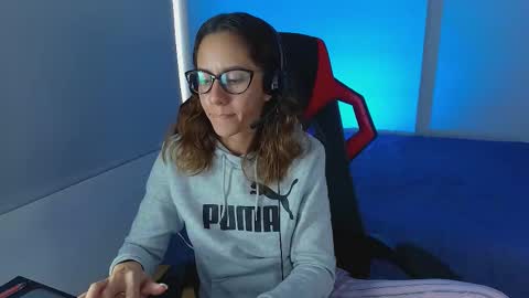 Julia Schedule 10 pm to 4  am GTM-5 online show from December 5, 6:59 pm