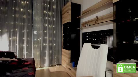 Snapshot of julia_t_mog chatting on February 4, 9:52 pm julia_t_mog online show from February 4, 9:52 pm