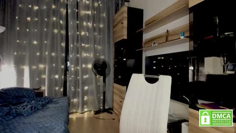 Snapshot of julia_t_mog chatting on September 13, 9:25 pm julia_t_mog online show from September 13, 9:25 pm