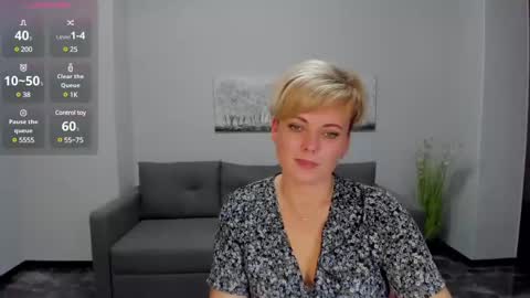 Julia online show from December 7, 9:39 am