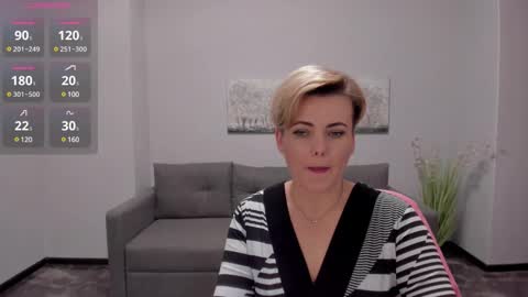 Julia online show from December 13, 7:25 am