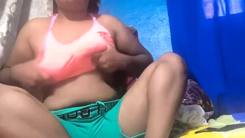 juliah02 online show from February 16, 1:38 pm