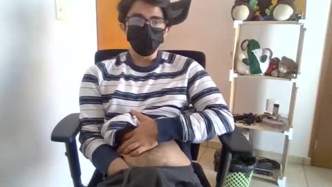 Julian Mora online show from March 5, 6:23 pm