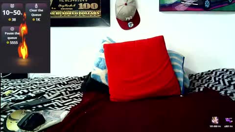 Snapshot of julian_tattoo chatting on February 27, 7:23 am Julian independent model online show from February 27, 7:23 am