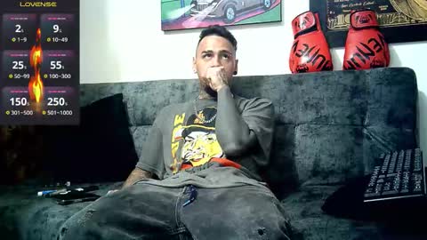 Snapshot of julian_tattoo chatting on September 13, 10:53 pm Julian independent model online show from September 13, 10:53 pm