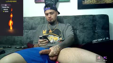 Snapshot of julian_tattoo chatting on October 11, 1:09 pm Julian independent model online show from October 11, 1:09 pm