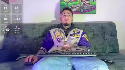 Snapshot of julian_tattoo chatting on November 11, 10:21 pm Julian independent model online show from November 11, 10:21 pm