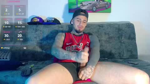 Snapshot of julian_tattoo chatting on November 21, 7:51 am Julian independent model online show from November 21, 7:51 am