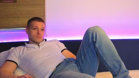 julian_turner online show from April 20, 12:19 pm