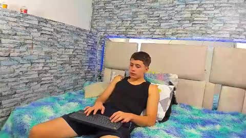 julian online show from October 10, 3:11 pm