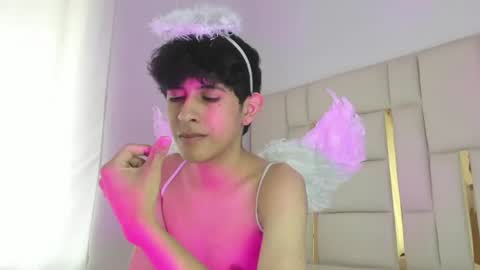 Julian online show from June 10, 7:24 pm