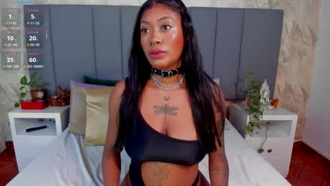 Snapshot of julianamiller chatting on November 4, 1:05 am juli online show from November 4, 1:05 am