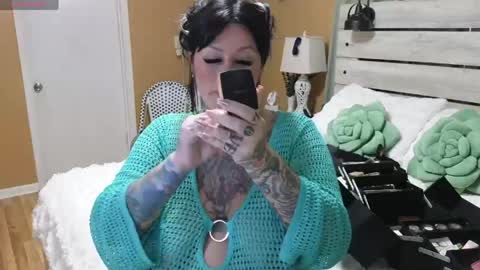 Snapshot of julianaxxxrose chatting on May 22, 3:17 pm Texas Mamasita online show from May 22, 3:17 pm