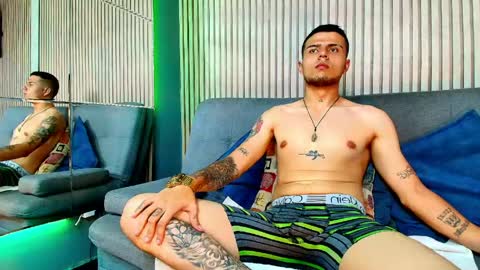 JulianLule online show from April 11, 7:18 pm