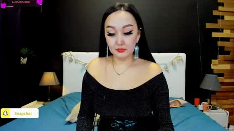 Julianna online show from February 8, 3:00 pm