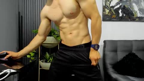 Julian online show from February 25, 11:33 pm