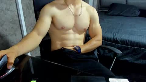 Julian online show from October 19, 10:16 am