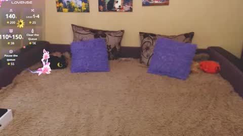 Jul online show from March 18, 9:23 am