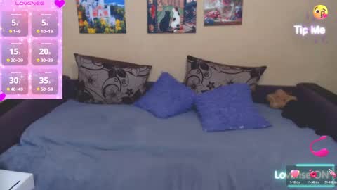 Snapshot of juliasane_ chatting on April 29, 5:30 pm Jul online show from April 29, 5:30 pm