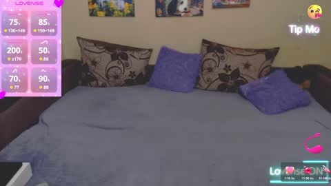 Snapshot of juliasane_ chatting on May 12, 4:37 pm Jul online show from May 12, 4:37 pm