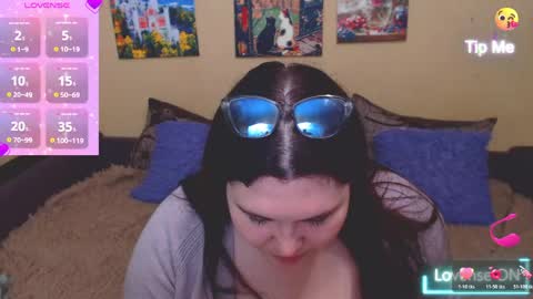 Snapshot of juliasane_ chatting on May 31, 6:09 pm Jul online show from May 31, 6:09 pm
